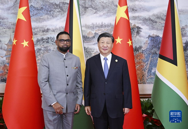 Der Kunde von Sunmaster begleitete den Präsidenten von Guyana bei einem Besuch in China