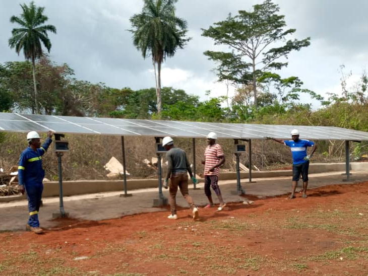 Fallstudie zum netzunabhängigen 10-kW-Solarsystem in Kamerun